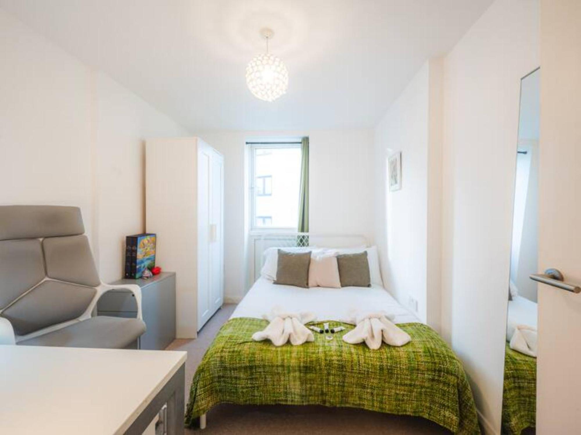 Pass The Keys Modern 2-bed With Private Balcony, Near Dalston Junction Station - Ideal Urban Retreat! Londra